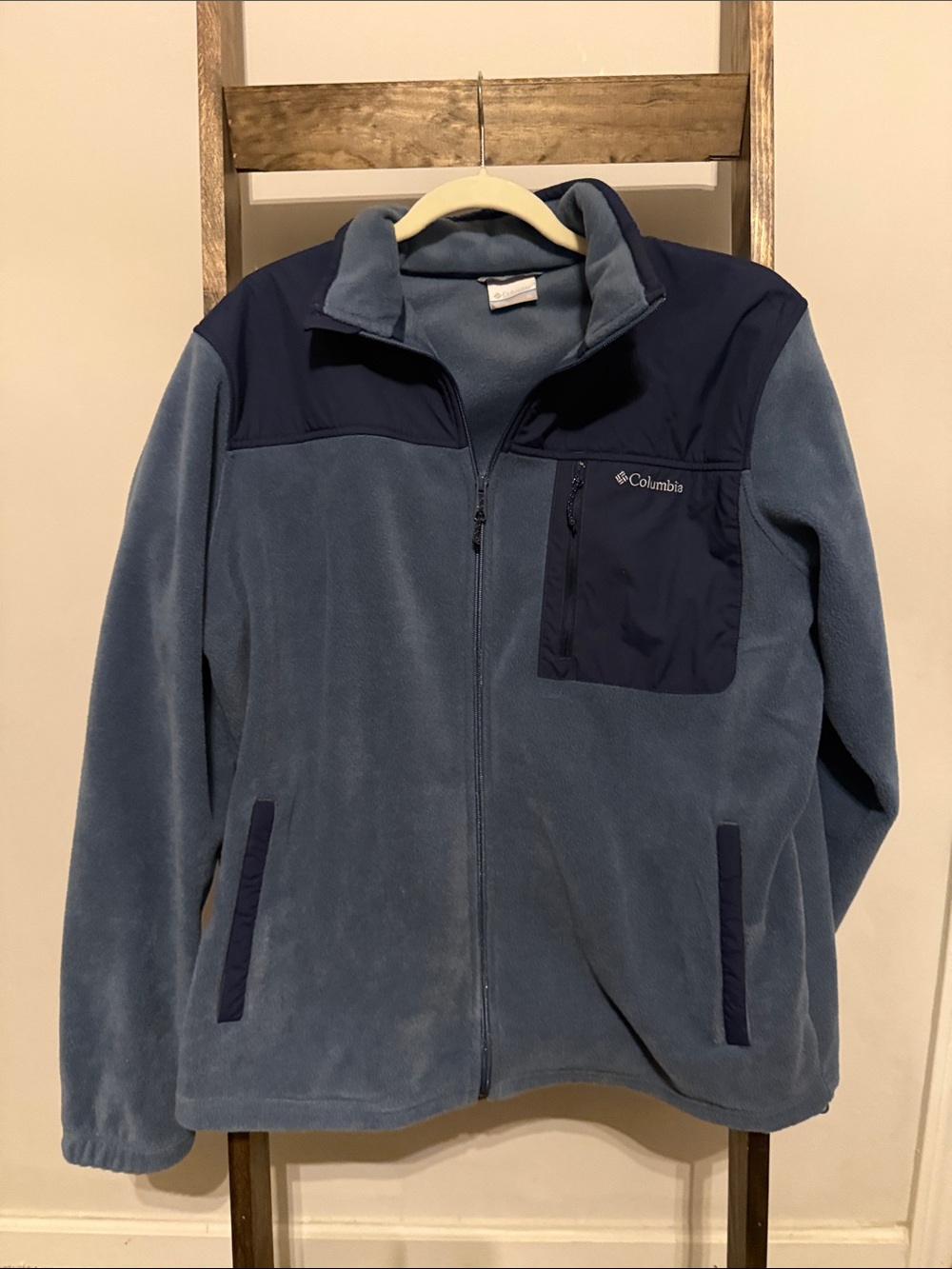 Columbia Men’s Two-Tone Blue Fleece Jacket